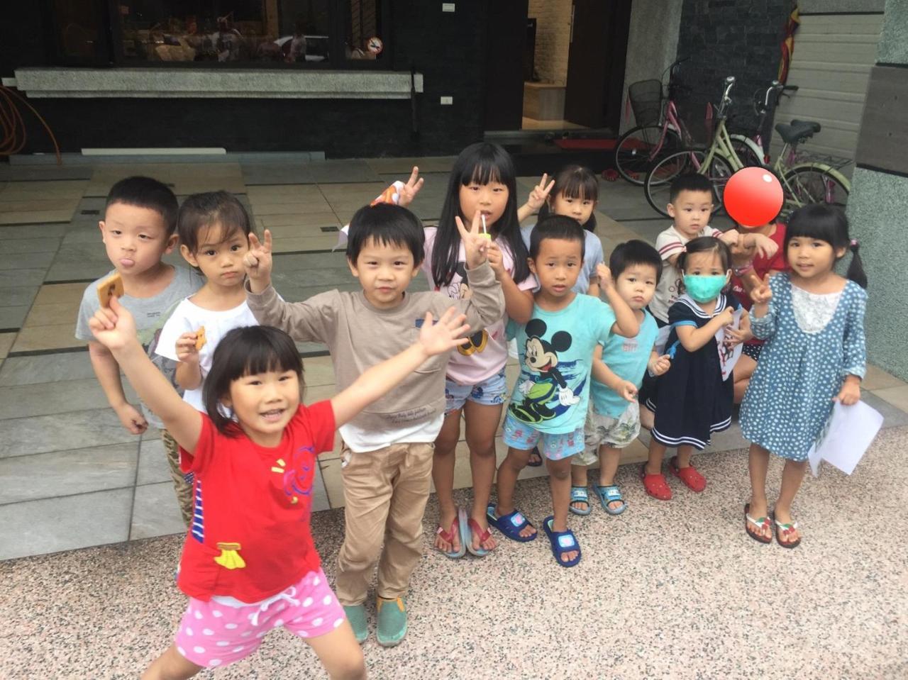 Childlike Innocence Homestay Hualien Buitenkant foto